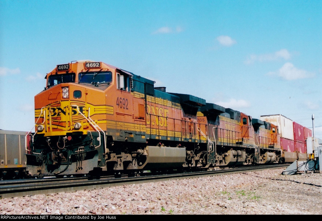 BNSF 4692 East